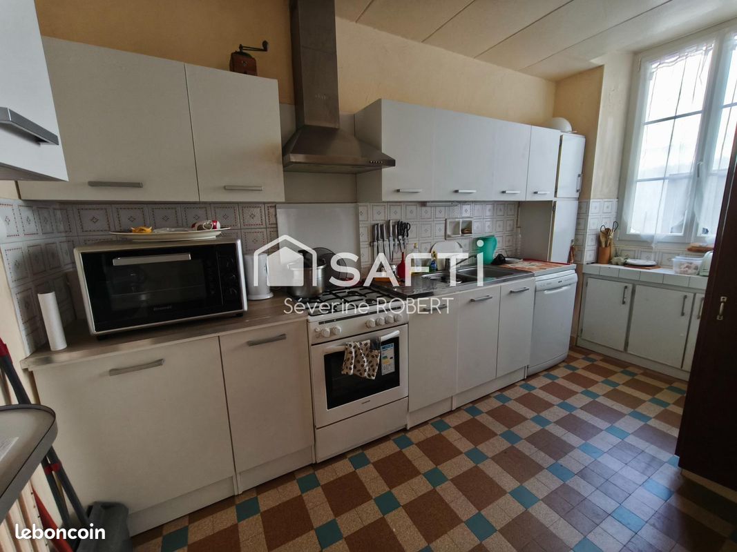 Maison 7 pièces 194 m² · à Monts-sur-Guesnes · 194 m² · 131 000 €