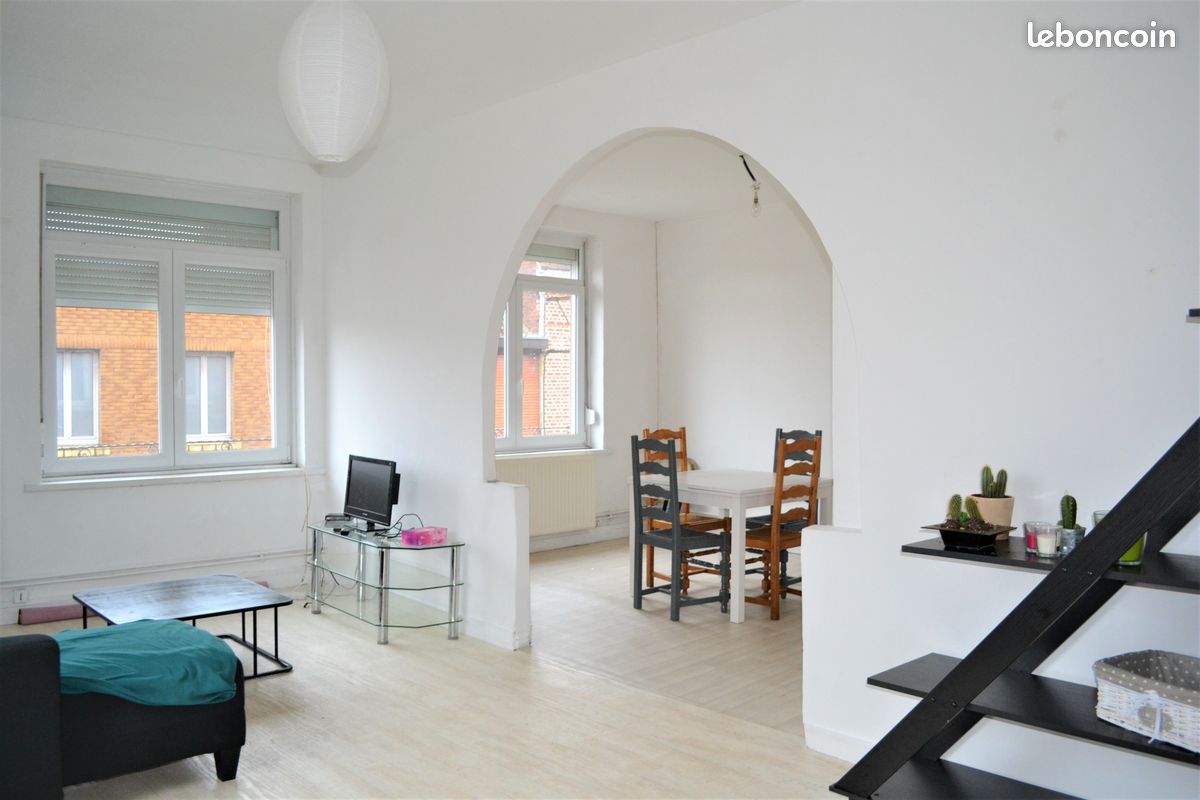 Appartement 4 pièces 102 m² · à Lille · 102 m² · 882 €