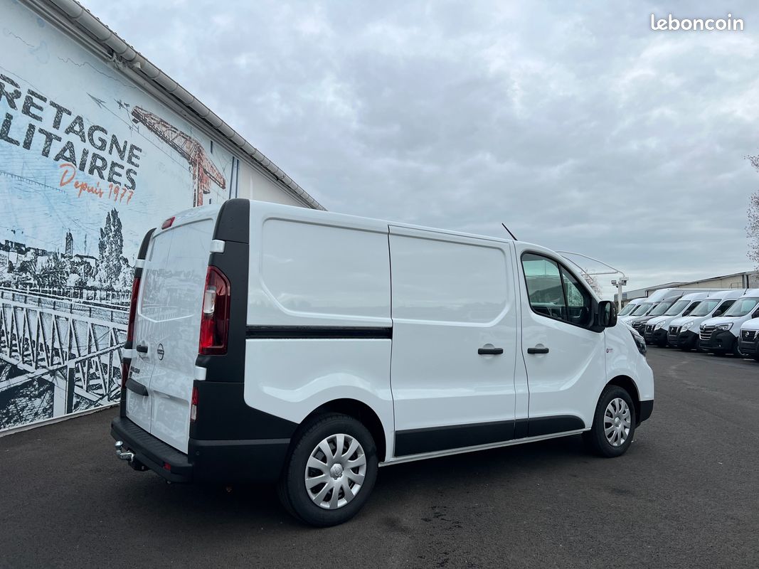 26600 ht L1H1 130 cv Carplay + Attelage + Kit Bois (image 7)