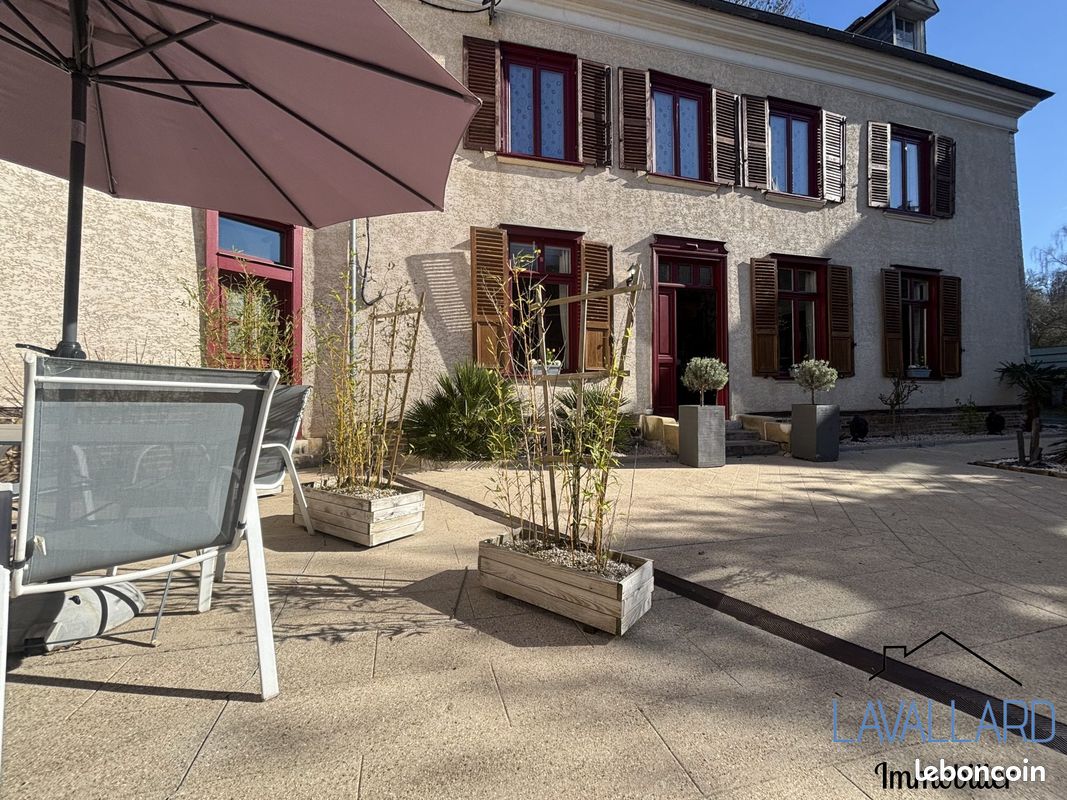 Maison 7 pièces 240 m² · à Picquigny · 240 m² · 385 000 €