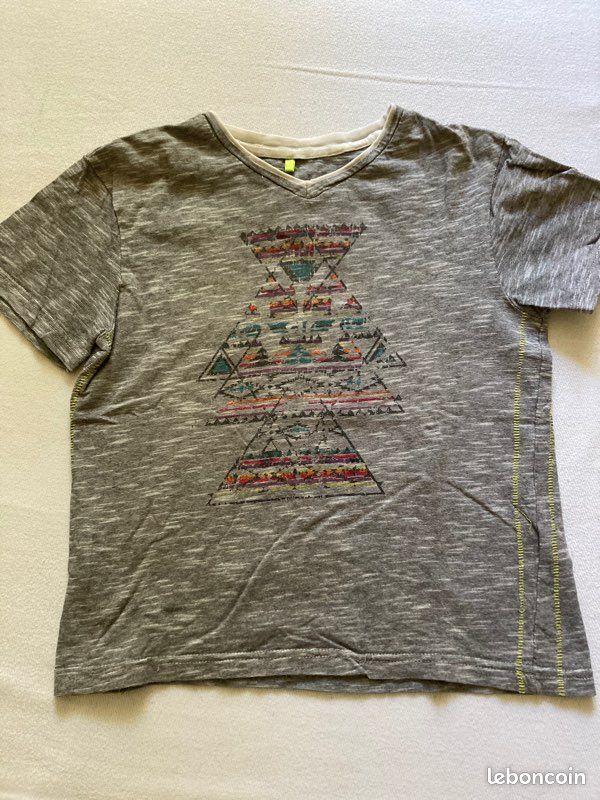 T shirt (image 1)