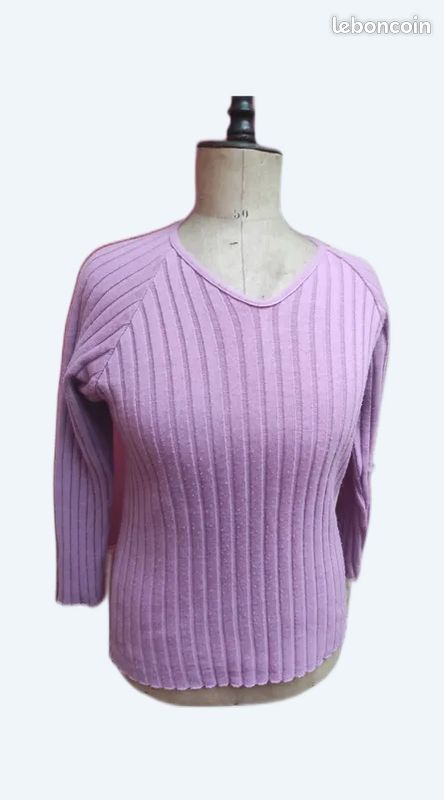 Pull col V, couleur parme Vêtements