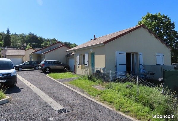 Maison 5 pièces 92 m² · à Ydes · 92 m² · 656 €/mois