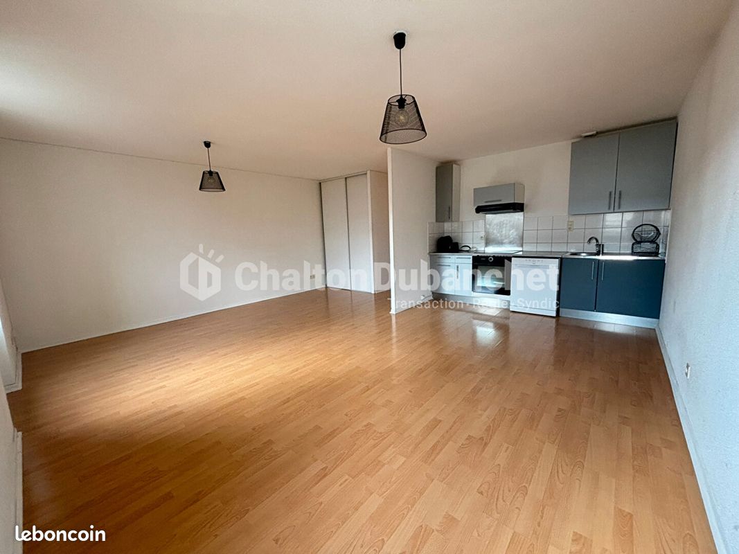 Appartement 2 pièces 51 m² · à Roanne · 51 m² · 390 €/mois