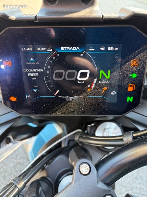 MOTO GUZZI V85TT E5+ TRAVEL / MARS 2026 / credit 161  / mois (image 3)