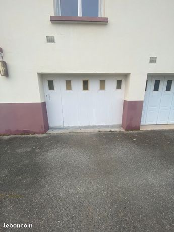 https://img.leboncoin.fr/api/v1/lbcpb1/images/ca/08/a3/ca08a3427d960d4d229175491a12723bf18a35ae.jpg?rule=ad-image