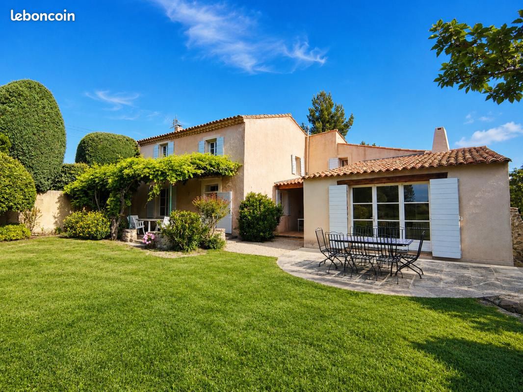 Maison 8 pièces 230 m² · à Cucuron · 230 m² · 1 150 000 €