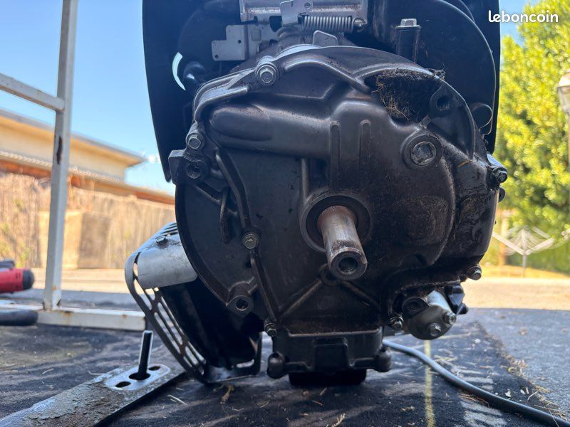 Moteur tondeuse Briggs and stratton (image 2)