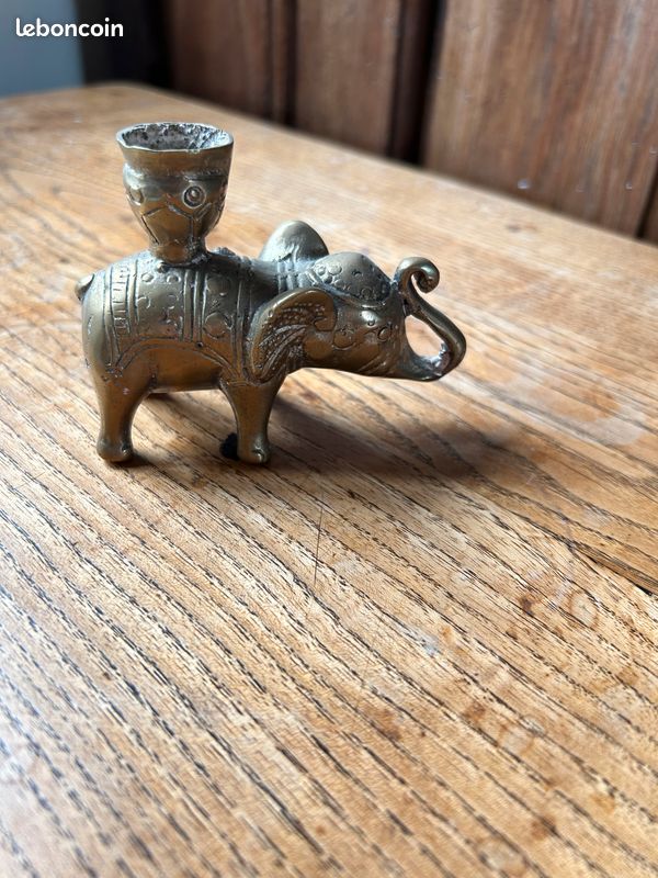 Bougeoir en laiton – Forme éléphant vintage (image 3)