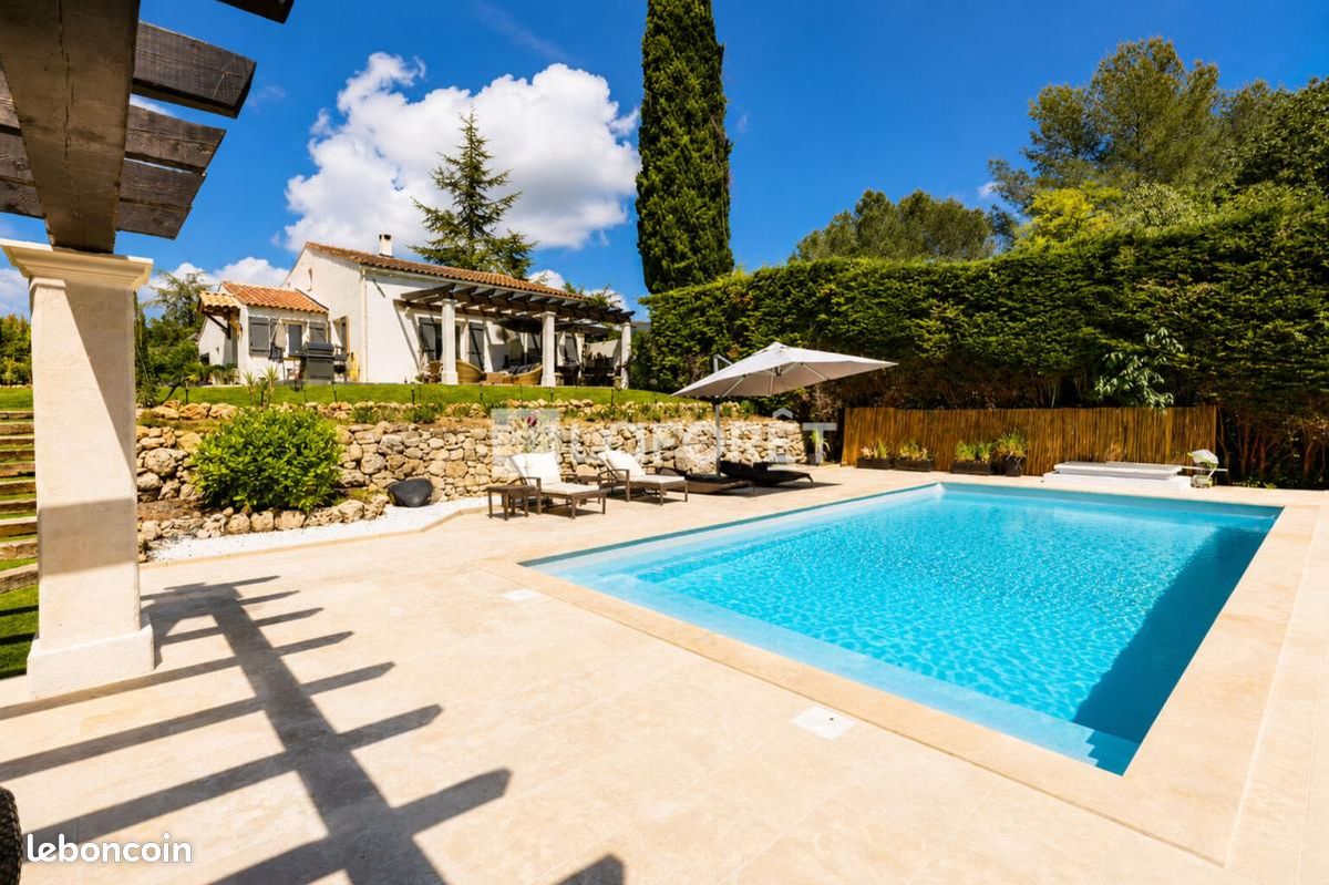 Maison 6 pièces 127 m² · à Grasse · 127 m² · 850 000 €
