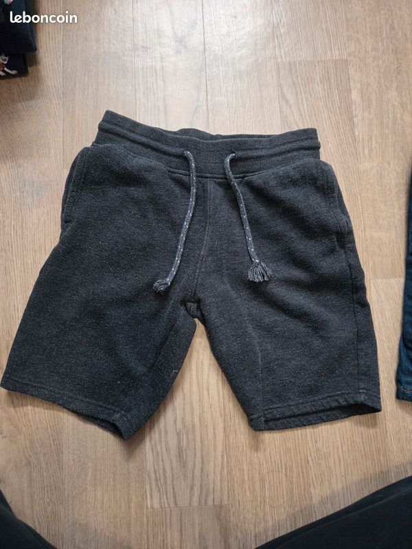 Short garçon taille 10ans - Vêtements