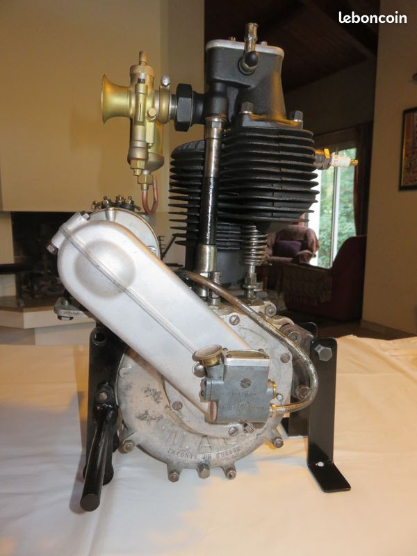 Tour De Bijoutier Ancien Avec Moteurs De Course Et Accessoires - Marque Racine Motors, Occasion