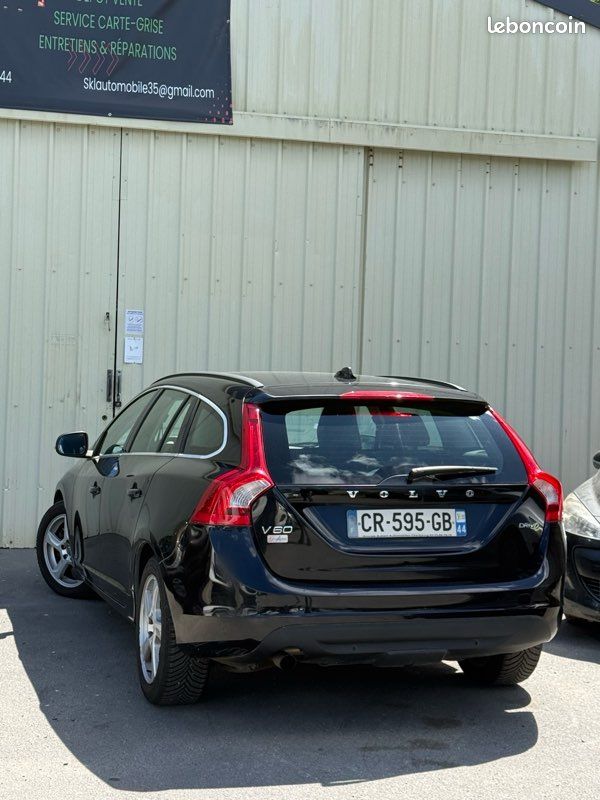 Volvo v60 business d2 115 ch stop&start momentum business powershift a (image 2)