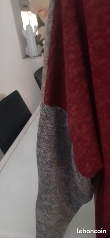 Une veste grise et bordeaux taille unique marque Made In Italy Fashion (image 6)