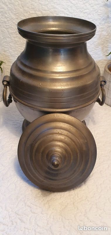 Pot couvert en étains fleur de lys (image 2)