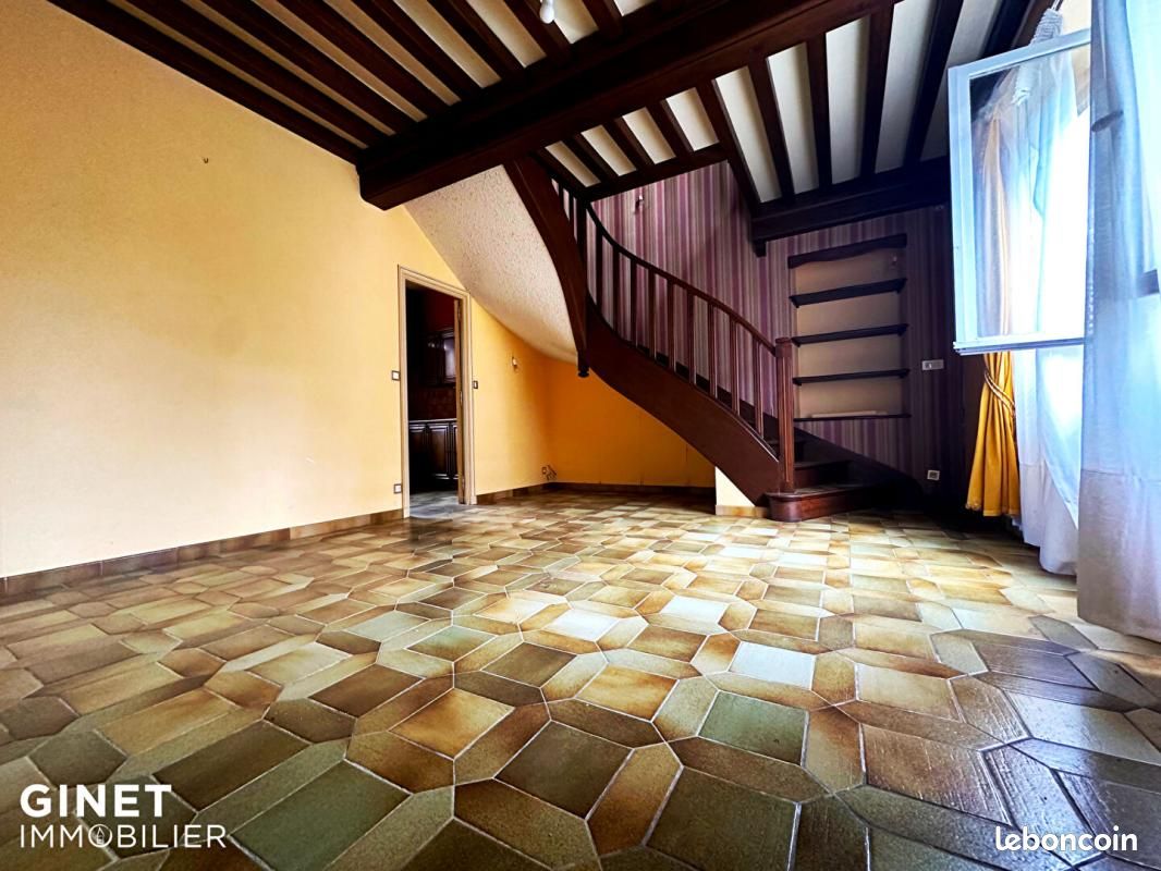 Maison 7 pièces 216 m² · à Briennon · 216 m² · 160 000 €