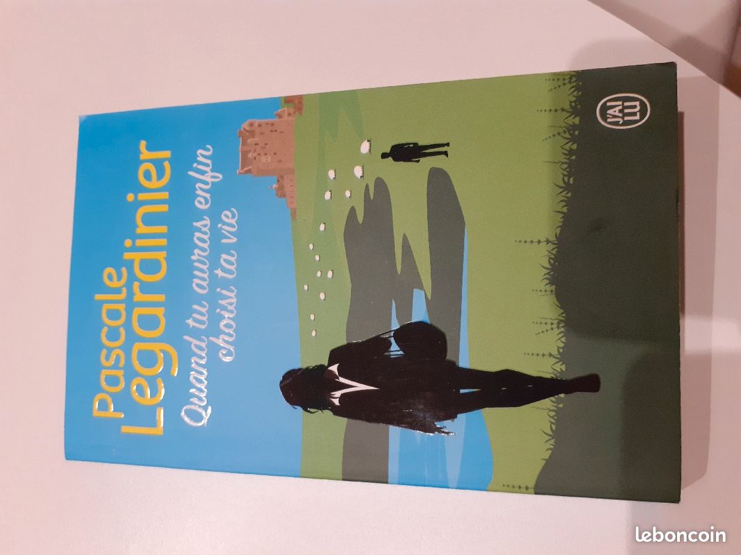 Livre de poche (image 1)
