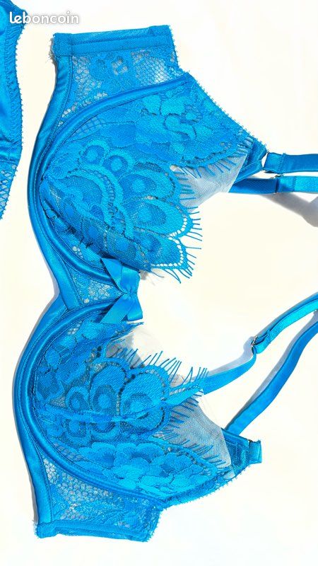Paire d'embrases turquoise de qualité tapissier 15 € La paire, + port