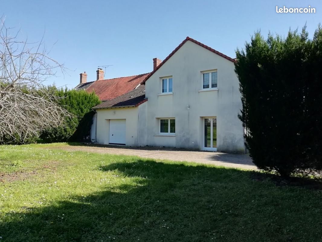 Maison 5 pièces 125 m² · à Mont-près-Chambord · 125 m² · 910 €/mois