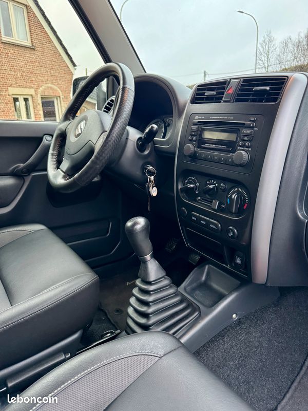 Jimny 4 pl Pilot 60000 km etat neuf 1.3 vvti 86 cv (image 5)