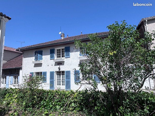 Maison 8 pièces 265 m² · à Saint-Loubouer · 265 m² · 269 000 €
