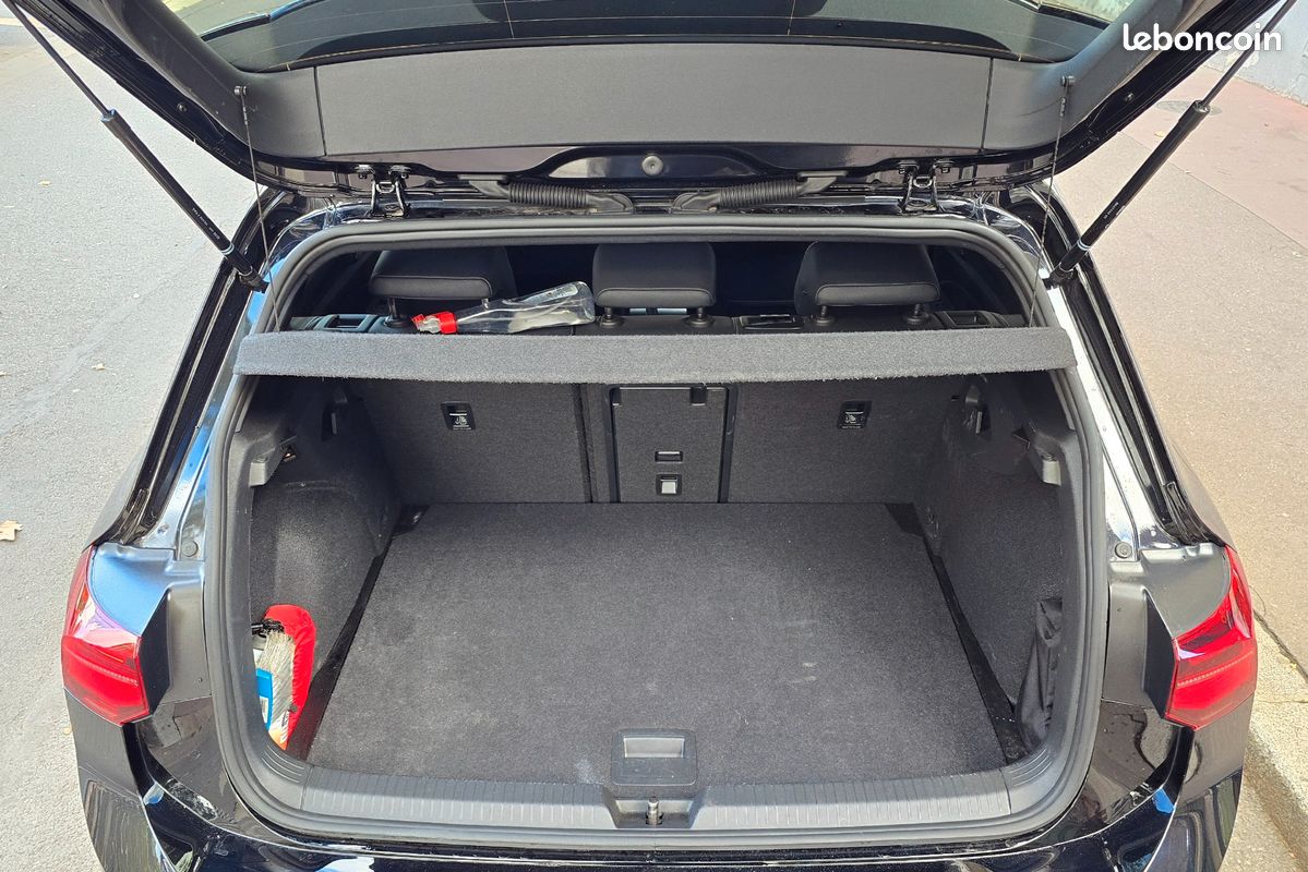 VOLKSWAGEN GOLF 8 GTD - 2.0 TDI 200ch - DSG7 - FULL OPTIONS (Boule d'attelage, Android auto & Apple CarPlay, HUD) (image 17)