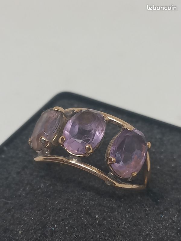 Bague Mystica en or 12 carats sertie de 3 améthystes (image 6)