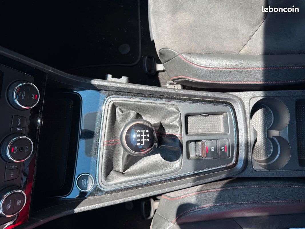 SEAT LEON 2.0 TDI 150 Start/Stop BVM6 FR / CAMERA / CARPLAY / SIEGE FR (image 25)