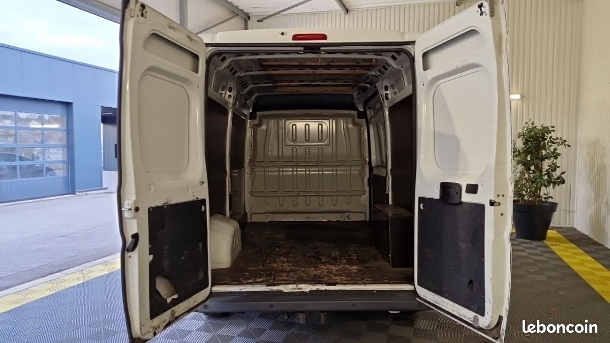 Peugeot Boxer FOURGON TOLE 335 L2H2 BLUEHDI 130 SS PREMIUM (image 6)
