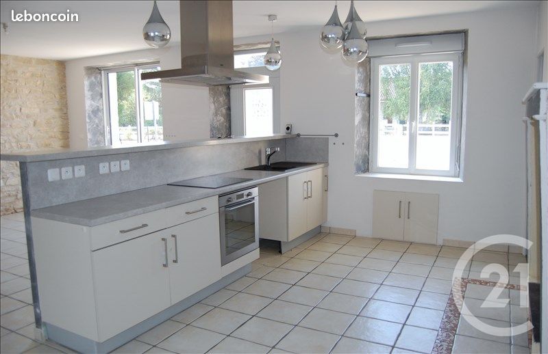 Maison 5 pièces 125 m² · à Montierchaume · 125 m² · 777 €/mois