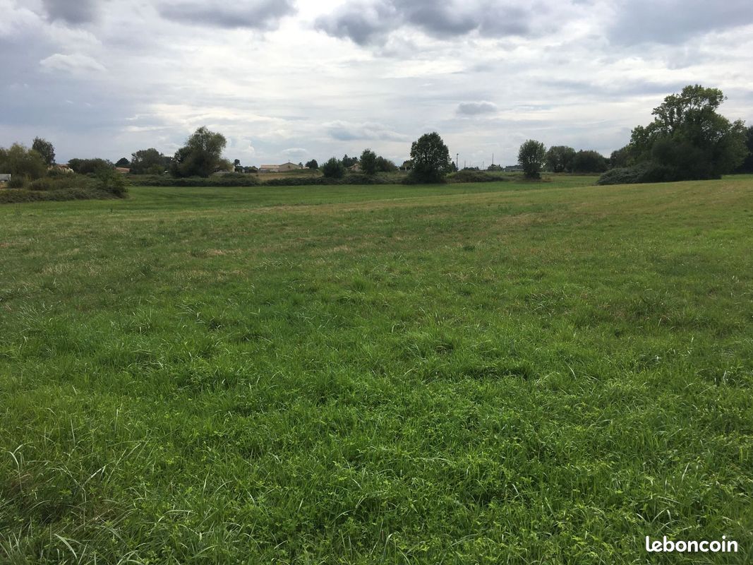 Terrain à bâtir de 732 m² à AUBIE-ET-ESPESSAS (33) · à Val de Virvée · 87 000 €
