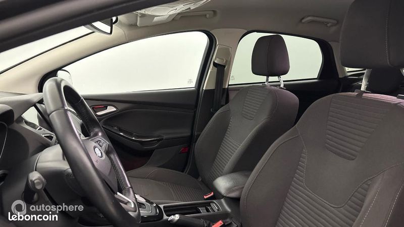 Ford Focus 1.5 TDCi 120ch Stop&Start Titanium PowerShift (image 12)