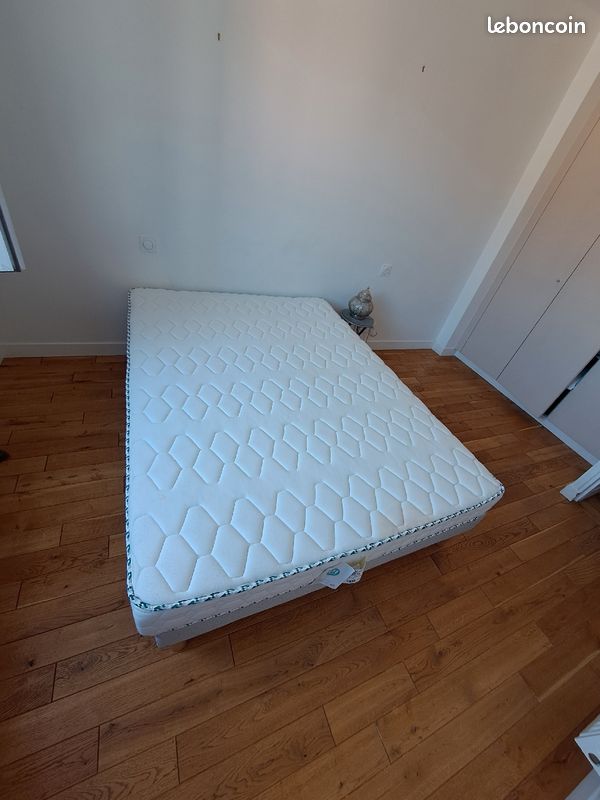 Matelas Merinos + sommier Merinos comme neuf 140x 200 (image 4)