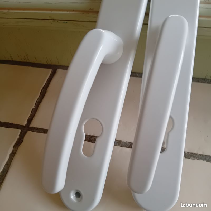 Poignet de porte neuve (image 1)