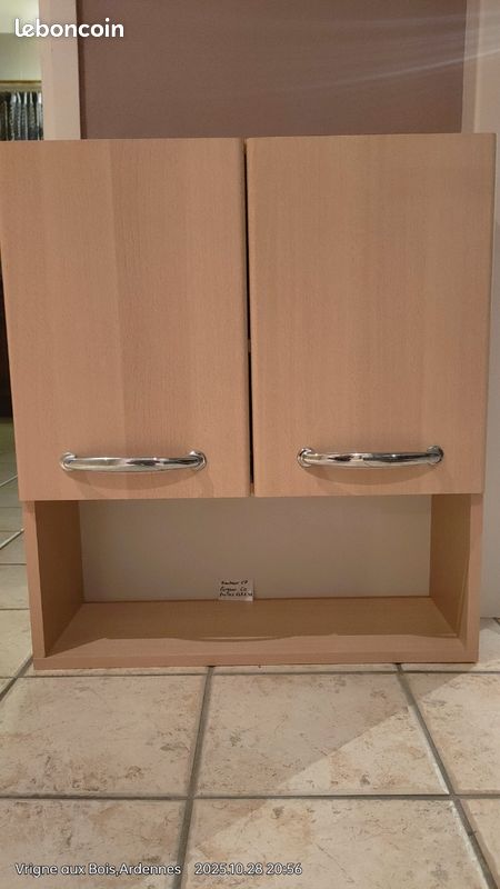 Armoire murale 3 étagères. Fabrimeuble
De très bonne qualité Fabrimeuble (image 1)