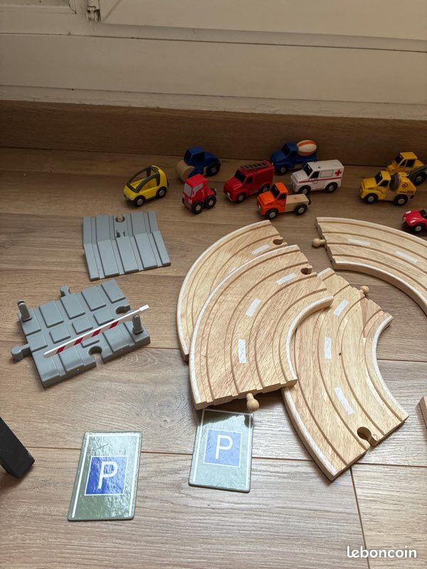 Circuit en bois et plastique (image 2)