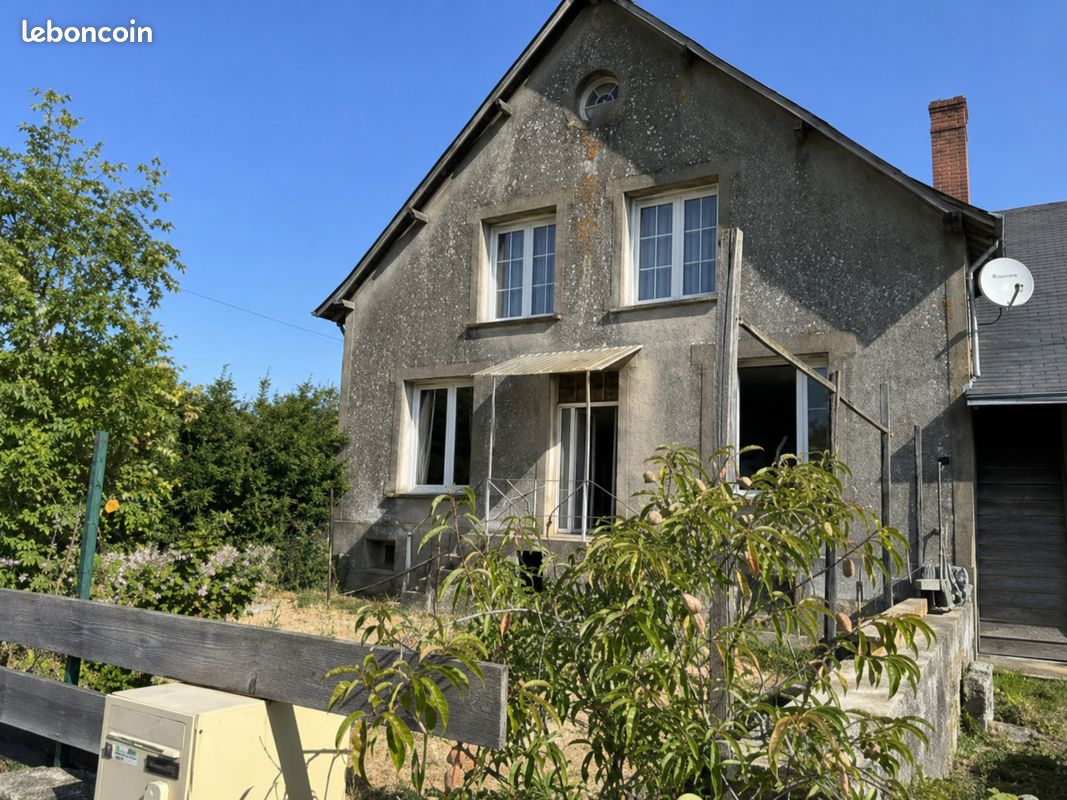 Maison 10 pièces 232 m² · à Saint-Laurent-en-Gâtines · 232 m² · 208 900 €