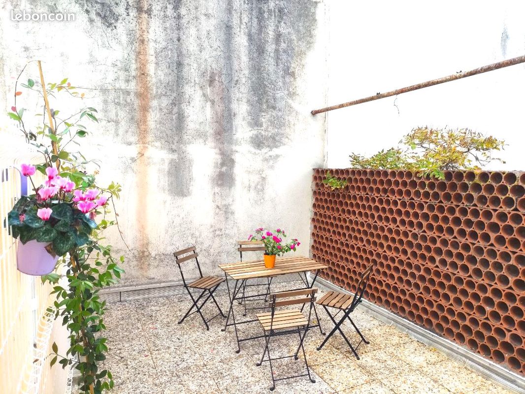 Appartement 1 pièce 21 m² · à Saint-Affrique · 21 m² · 440 €