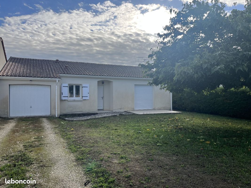 Maison 5 pièces 108 m² · à Hiersac · 108 m² · 850 €/mois