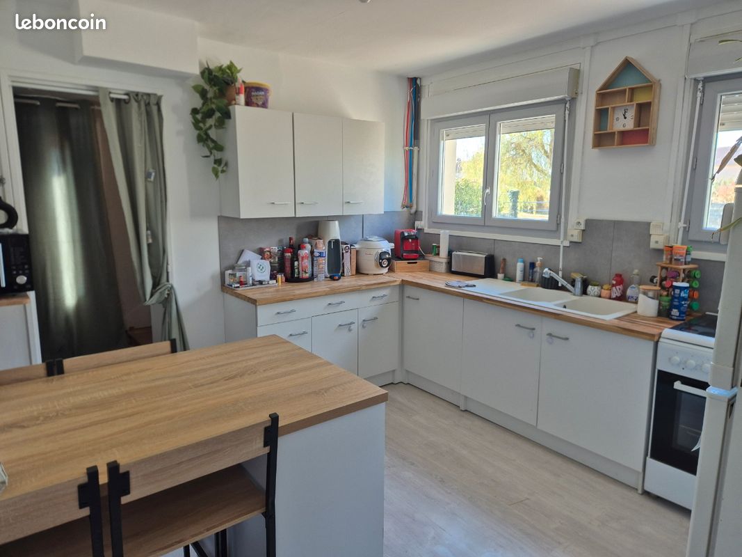 Maison 5 pièces 90 m² · à Vatan · 90 m² · 730 €