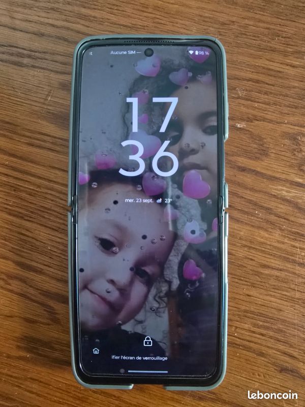Motorola razr 50 état neuf (image 1)