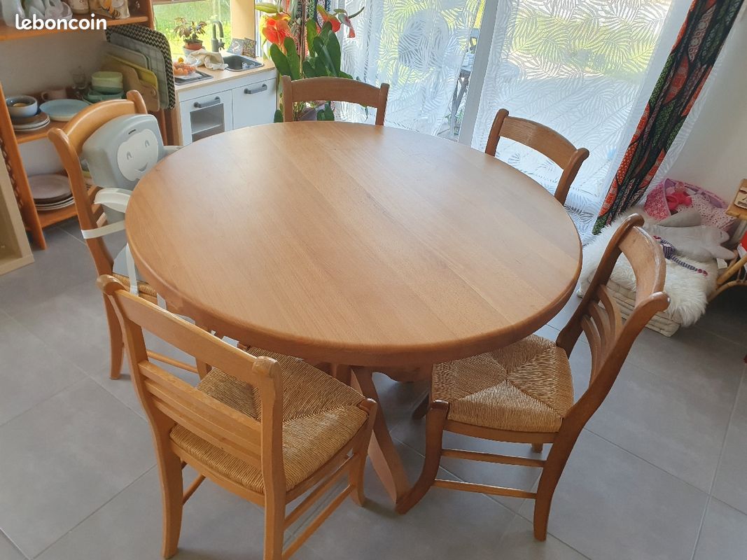 Très belle table ronde chêne massif cirée (image 1)