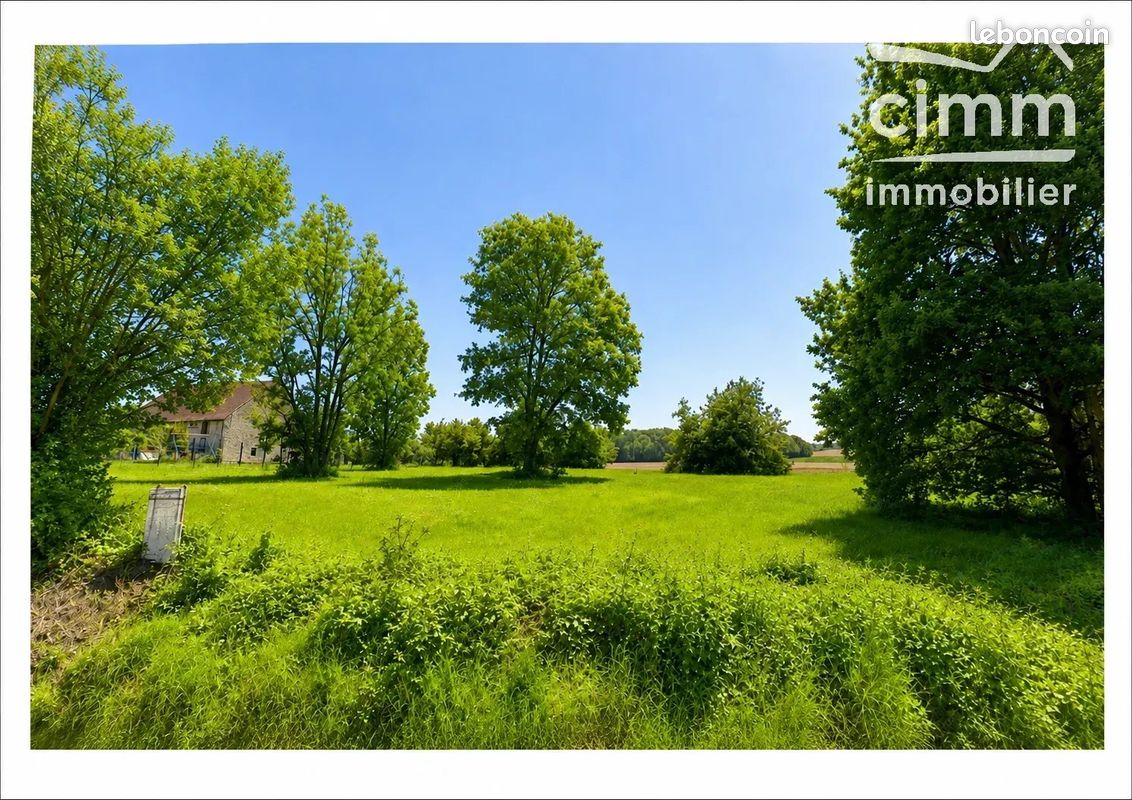 Terrain 1471 m² · à Saint-Martin-du-Boschet · 1 471 m² · 42 000 €