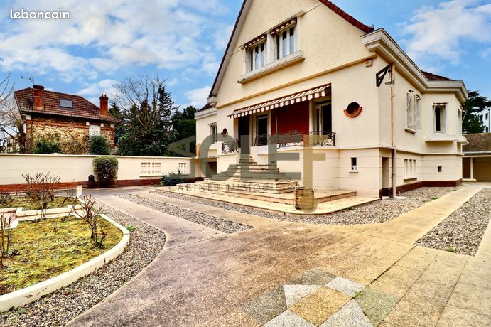 Villa 7 pièces 330 m²