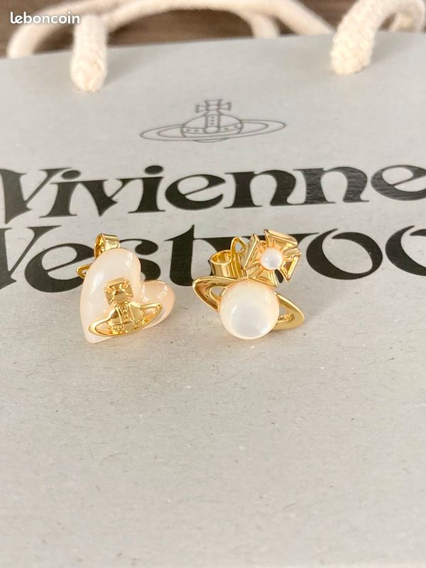 Boucles d’oreilles asymétrique orbe et cœur doré (image 1)