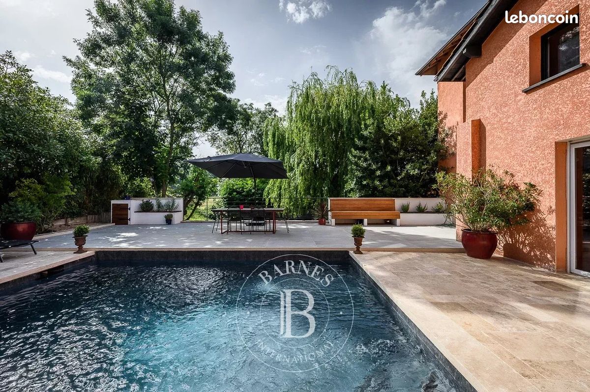 Maison 6 pièces 221 m² · à Massieux · 221 m² · 795 000 €