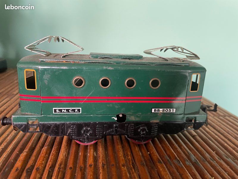 Locomotive Hornby Hachette BB-8051 + 3 Wagons Voyageurs Et 3 Rails - Lot