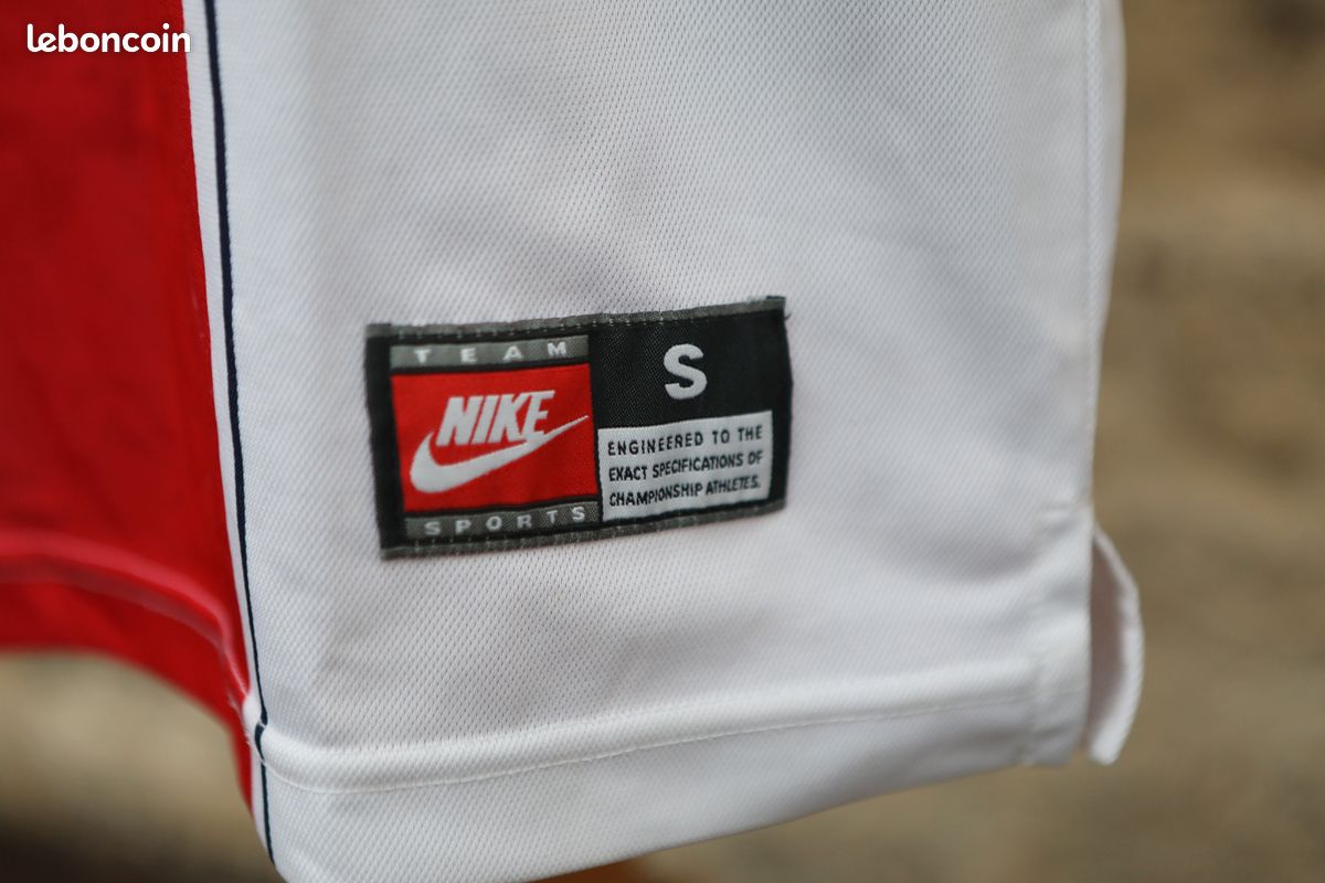 Maillot De Foot Vintage Nike PSV Eindhoven Extérieur 1997-98 – Taille M