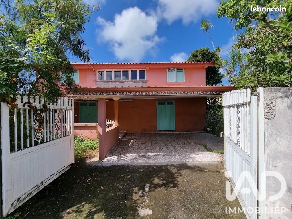 Maison 7 pièces 167 m² · à Sainte-Suzanne · 167 m² · 349 000 €