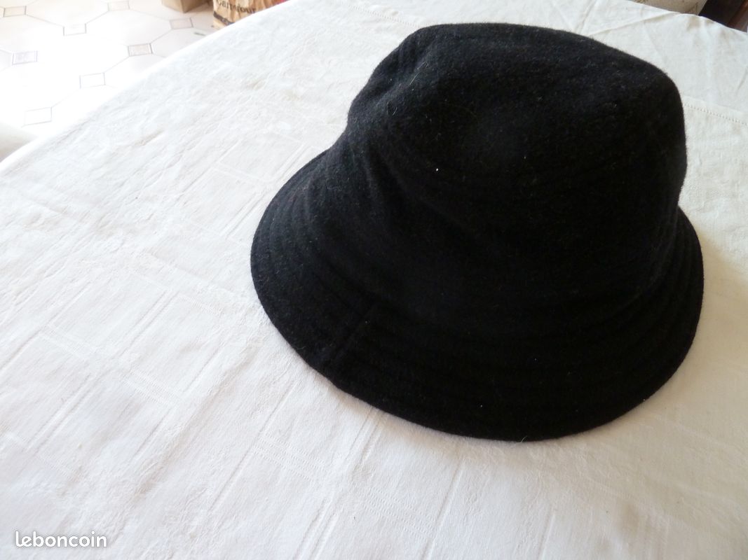 Chapeau noir en 80% laine et 20 % Polyamid Provenance Allemagne vintage en bon état Taille 56 (image 2)